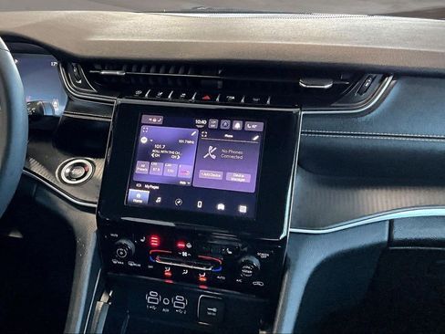 Used 2023 Jeep Grand Cherokee Laredo w/ Luxury Tech Group I image 7