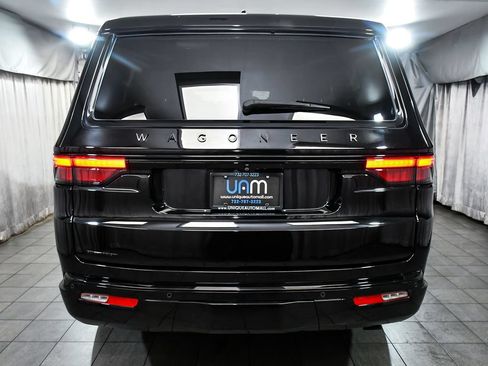 Used 2023 Jeep Wagoneer Series II w/ Convenience Group I AWD/4WD image 5