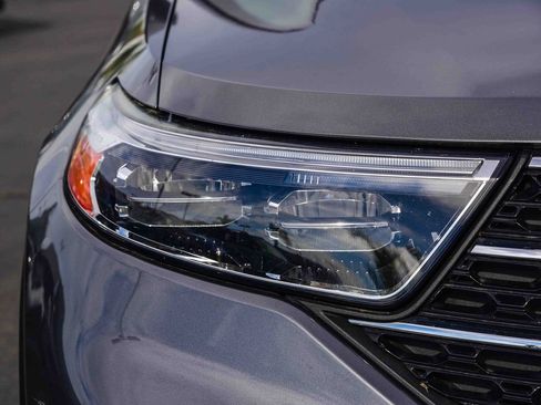 Used 2021 Ford Explorer XLT w/ Equipment Group 202A image 10