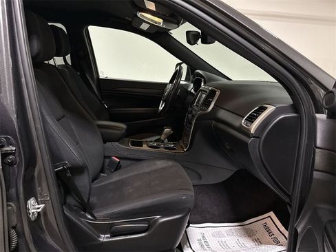 Used 2017 Jeep Grand Cherokee Laredo w/ Quick Order Package 23E image 21