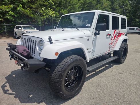 Used 2016 Jeep Wrangler Unlimited Sahara w/ Connectivity Group AWD/4WD image 3