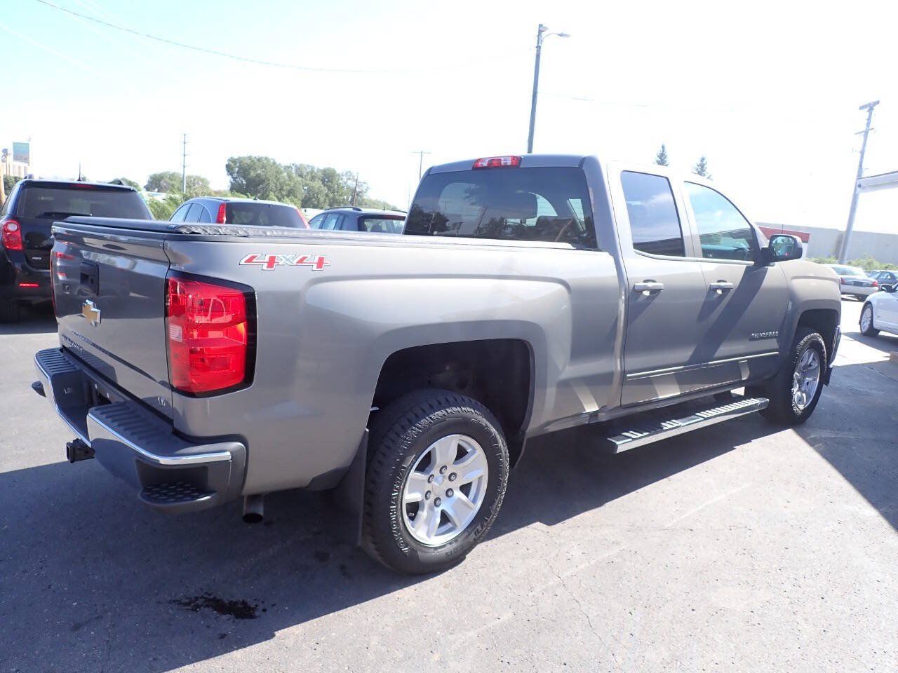 Used 2017 Chevrolet Silverado 1500 LT w/ All Star Edition AWD/4WD image 6