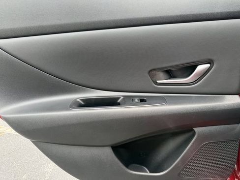 Used 2024 Hyundai Elantra Limited FWD image 25