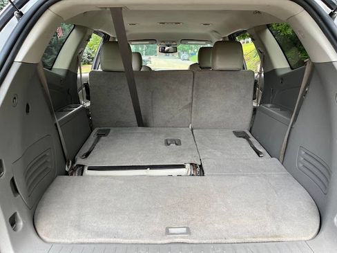 Used 2011 Chevrolet Traverse LT w/ LPO, 'HIT The Road' Package FWD image 43