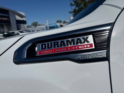 Used 2020 GMC Sierra 2500 AT4 w/ Technology Package AWD/4WD image 8