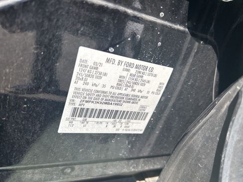 Used 2021 Ford Edge Titanium FWD image 35