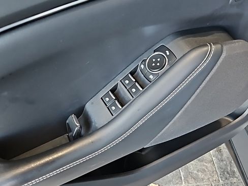 Used 2022 Ford Mustang Mach-E Select image 24