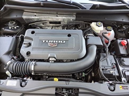 Used 2025 Cadillac XT4 Premium Luxury image 24