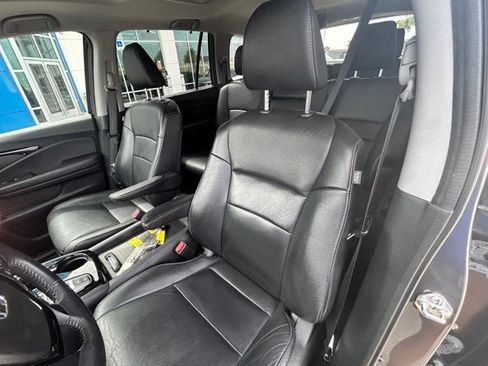 Certified 2018 Honda Pilot Touring image 12
