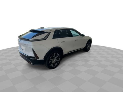 Certified 2024 Cadillac Lyriq Luxury w/ LPO, Floor Liner Package AWD/4WD image 8