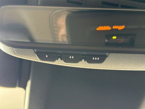 Certified 2024 Toyota Prius XLE image 21