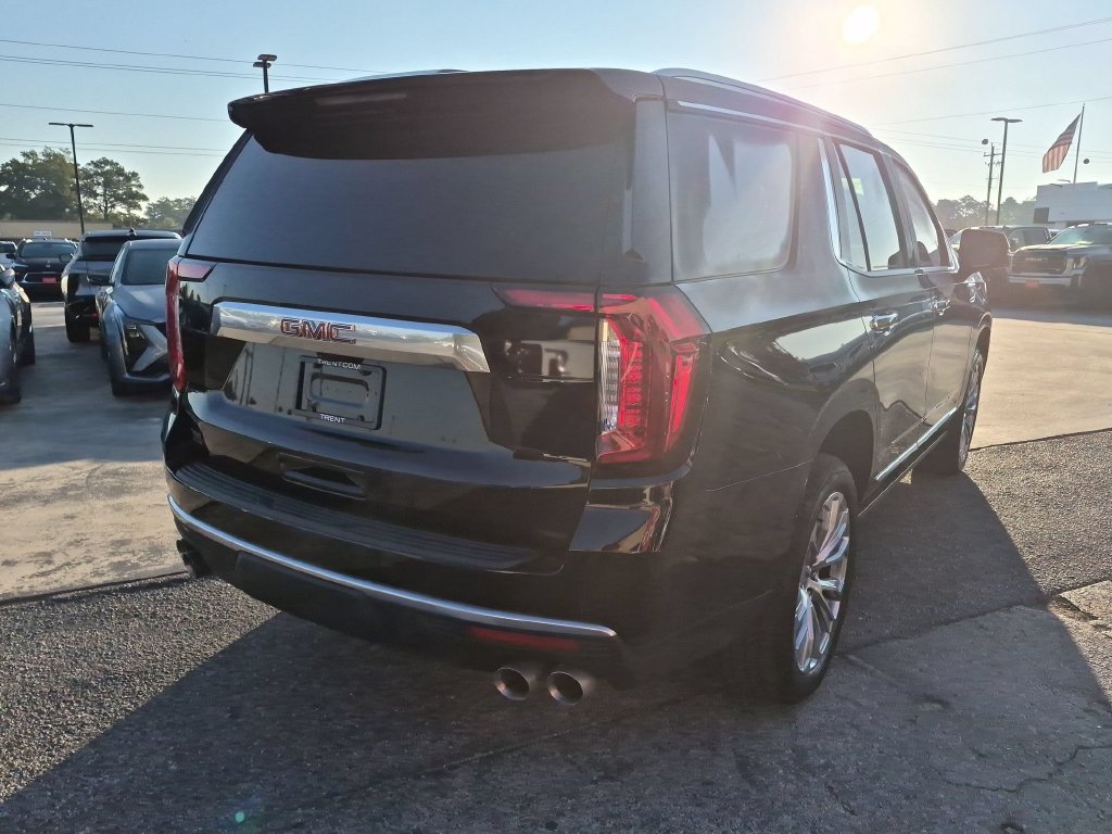 Used 2024 GMC Yukon Denali w/ Denali Reserve Package AWD/4WD image 3
