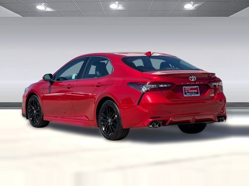 Used 2023 Toyota Camry XSE FWD image 3