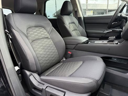 New 2025 Nissan Pathfinder SV w/ SV Premium Package image 26