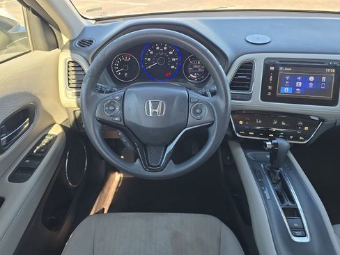 Used 2018 Honda HR-V EX image 10