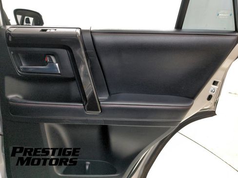 Used 2019 Toyota 4Runner TRD Off-Road Premium AWD/4WD image 33