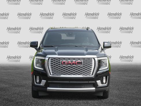 Used 2021 GMC Yukon Denali w/ LPO, Illumination Package AWD/4WD image 3