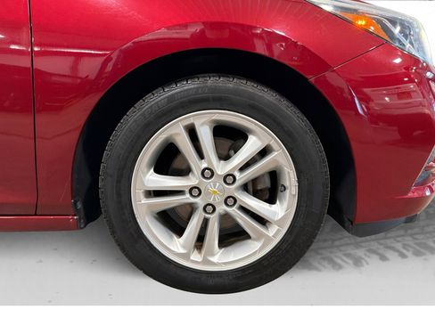 Used 2018 Chevrolet Cruze LT w/ Convenience Package image 49