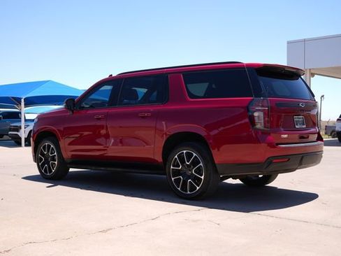 Used 2023 Chevrolet Suburban RST w/ Luxury Package RWD image 6