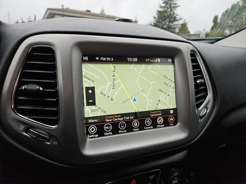 Used 2020 Jeep Compass Sport image 4