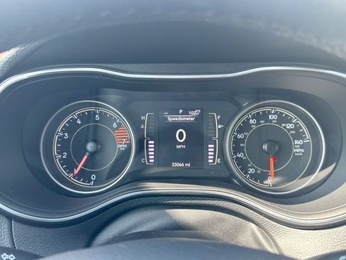 Used 2020 Jeep Cherokee Latitude Plus AWD/4WD image 17