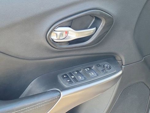 Used 2022 Jeep Cherokee Latitude Lux image 18