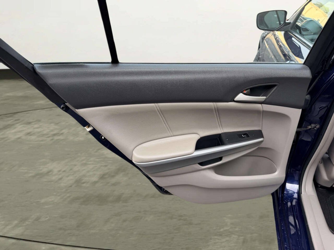 Used 2009 Honda Accord EX-L image 19