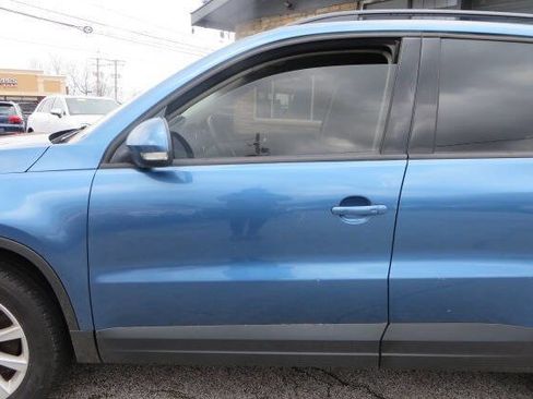 Used 2018 Volkswagen Tiguan Limited w/ Premium Package image 37