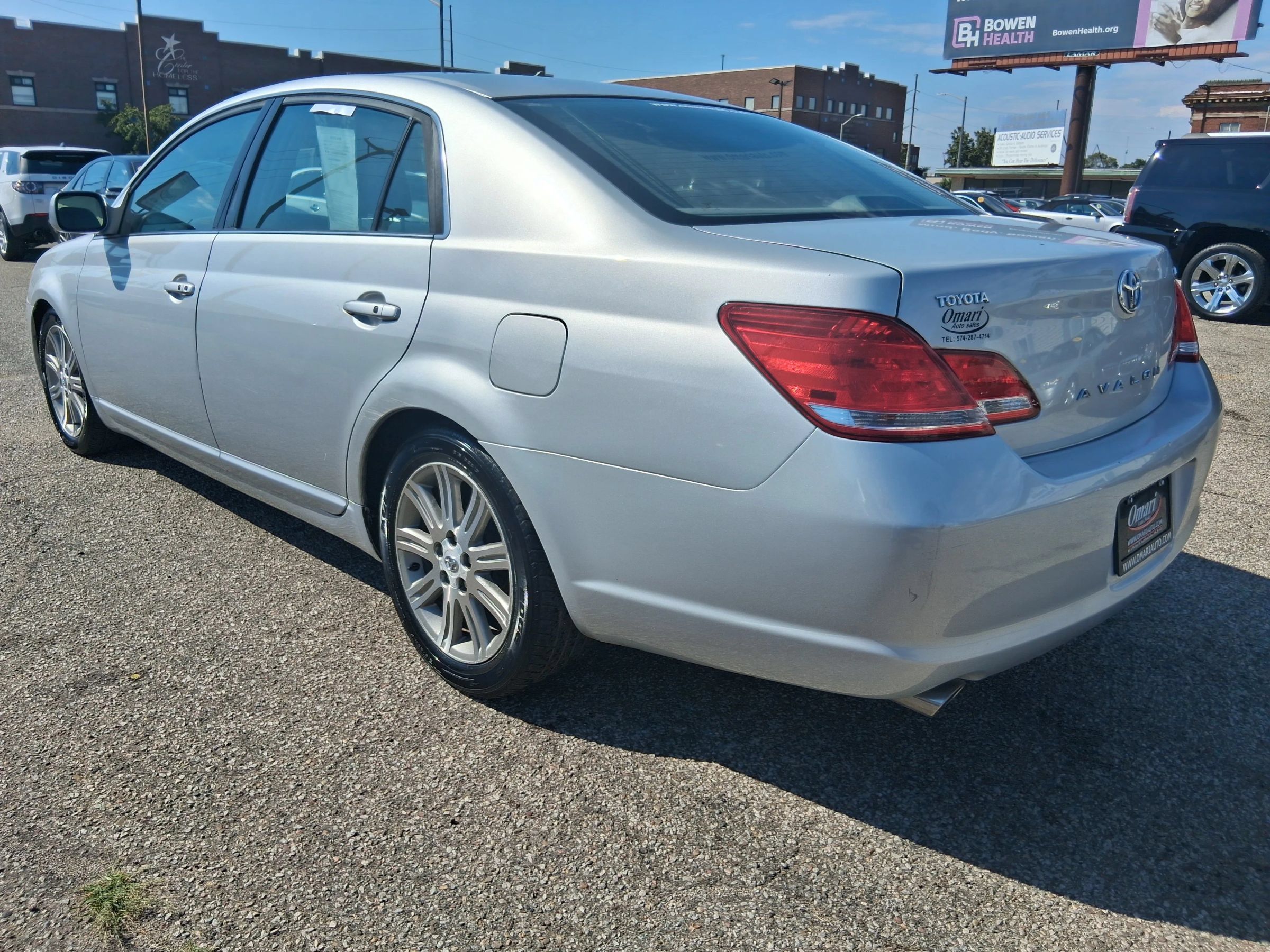 Used 2005 Toyota Avalon Touring FWD image 4