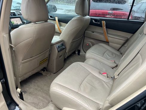 Used 2010 Toyota Highlander Limited image 20