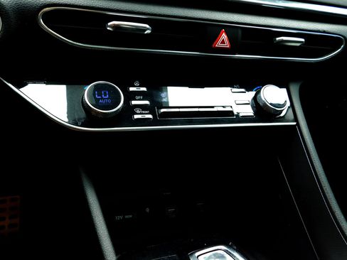 Used 2022 Hyundai Sonata Limited FWD image 23