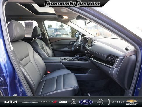 Used 2023 Nissan Rogue SL w/ SL Premium Package image 21