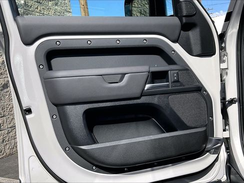 New 2026 Land Rover Defender 110 S AWD/4WD image 12