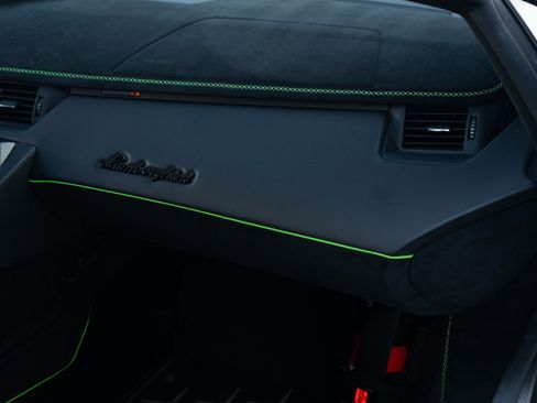 Used 2019 Lamborghini Aventador SVJ image 20