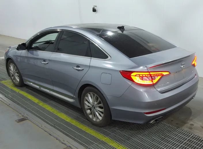Used 2015 Hyundai Sonata Limited w/ Option Group 06 FWD image 3