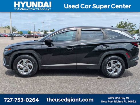 Used 2023 Hyundai Tucson SE FWD image 2