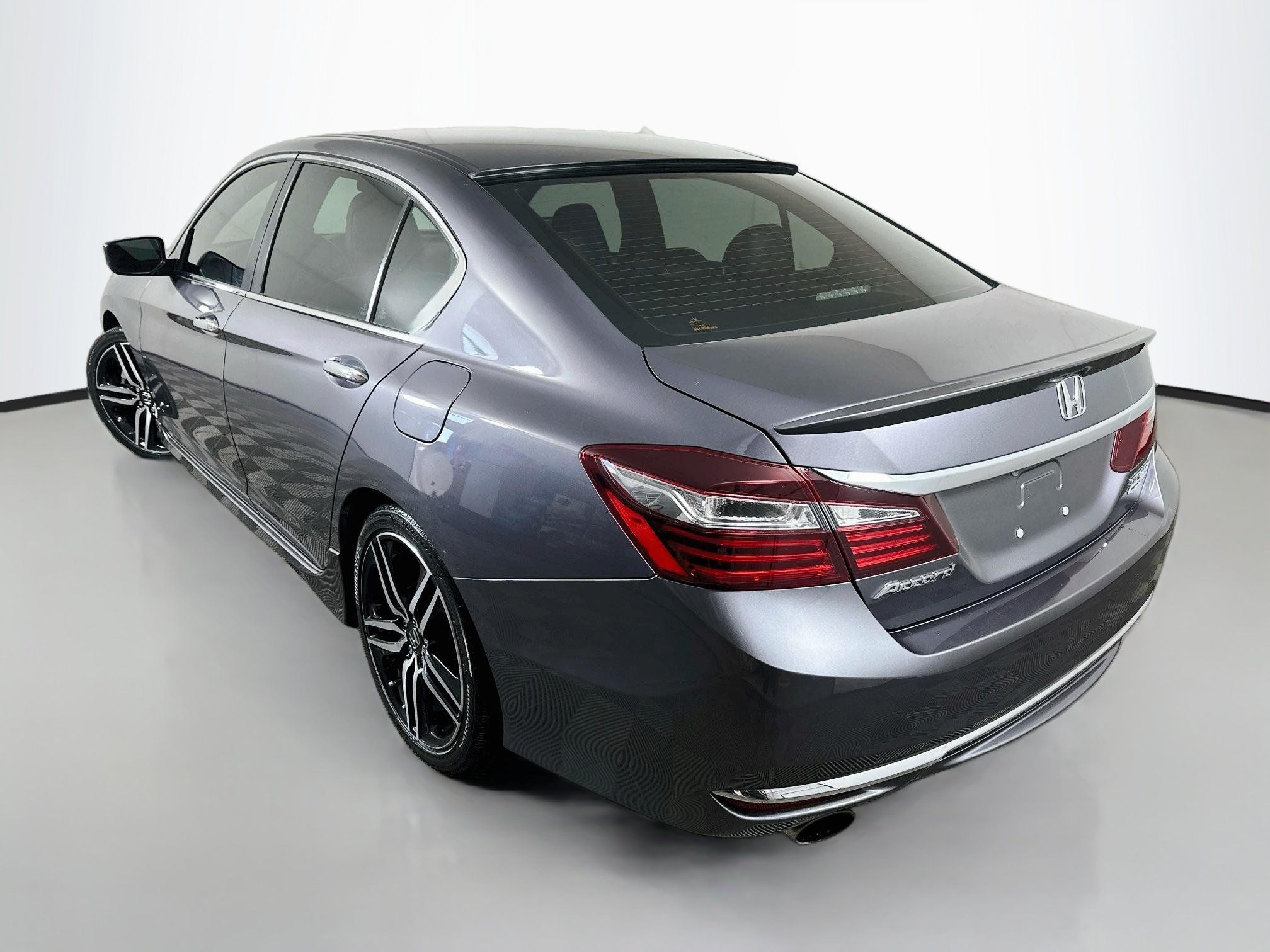 Used 2017 Honda Accord Sport Special Edition image 5