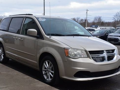 Used 2013 Dodge Grand Caravan SXT w/ Rear Park Assist Pkg image 7