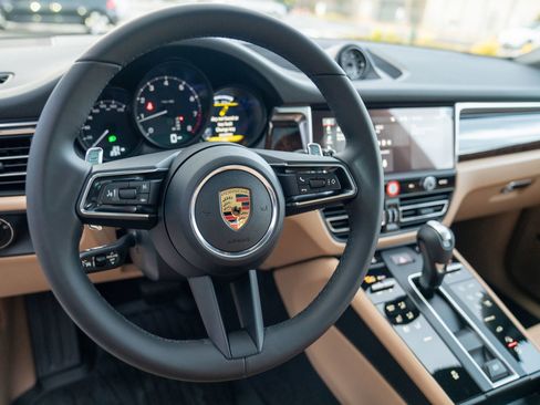 New 2026 Porsche Macan image 15