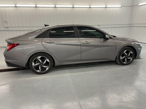 Used 2023 Hyundai Elantra Limited image 8