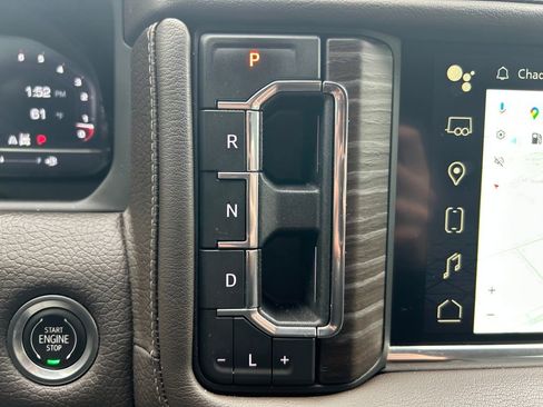 Used 2022 GMC Yukon XL Denali image 16