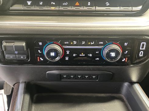 Used 2024 Chevrolet Silverado 2500 High Country w/ Technology Package image 37