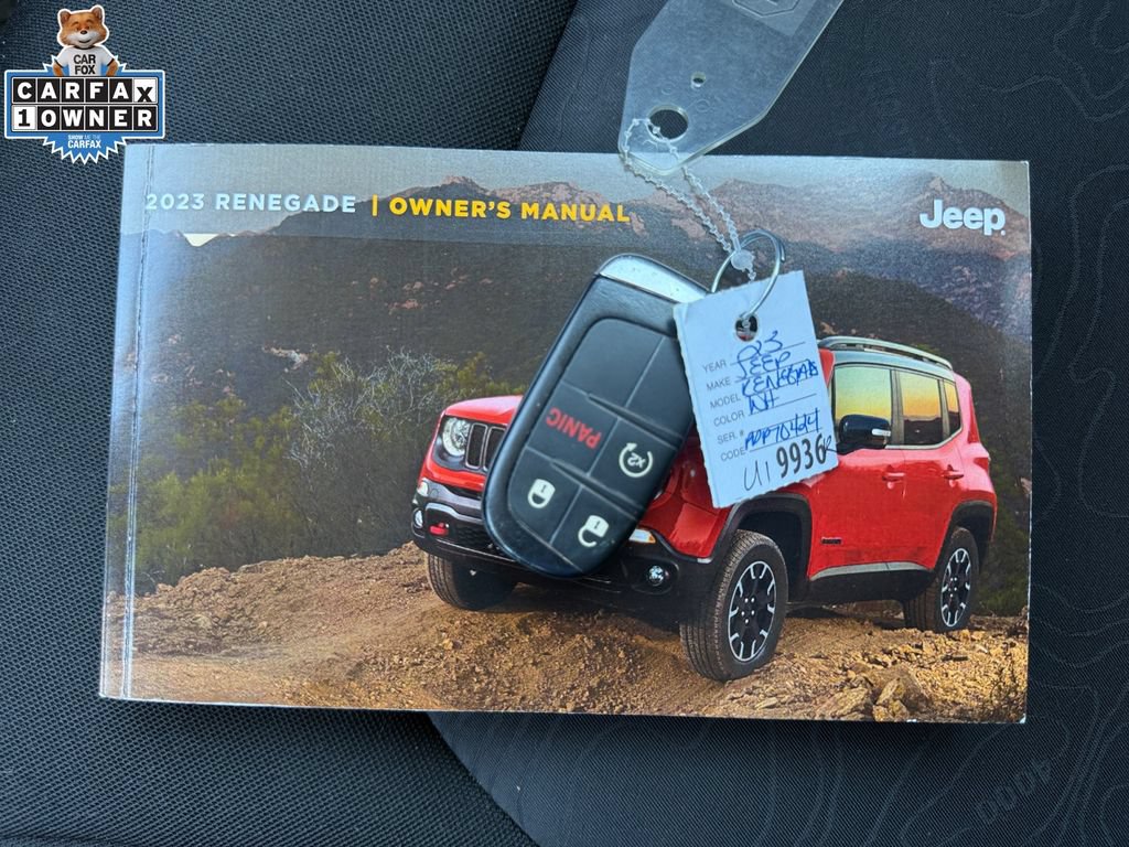 Used 2023 Jeep Renegade Trailhawk AWD/4WD image 31