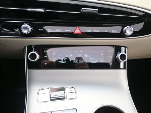 New 2026 Genesis GV70 2.5T Advanced image 14