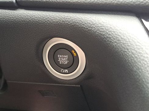 New 2026 Chrysler Pacifica Select FWD image 20