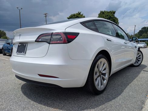 Used 2023 Tesla Model 3 Standard Range RWD image 5