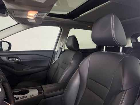 Used 2024 Nissan Rogue SL w/ SL Premium Package FWD image 5