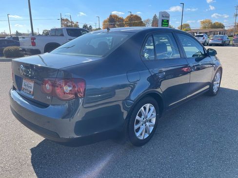 Used 2010 Volkswagen Jetta SE image 5