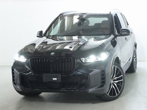 Certified 2024 BMW X5 xDrive40i w/ M Sport Package image 3