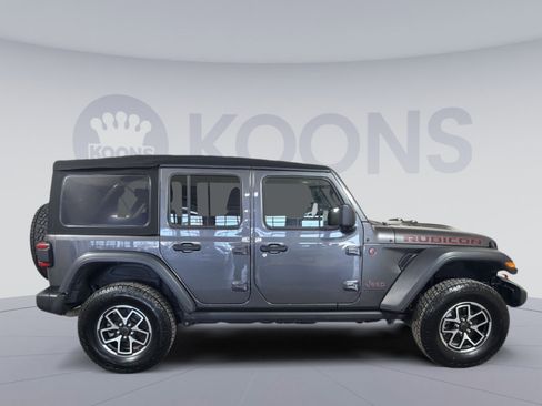 Used 2024 Jeep Wrangler Rubicon w/ Convenience Group image 8